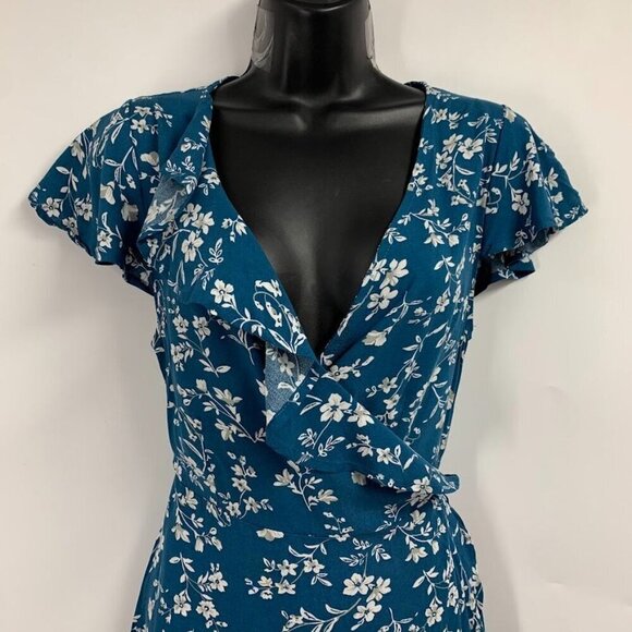 ZAFUL‎ Women's Tiny Floral Ruffle Wrap Short Sleeve Mini Dress Size M NWT - Picture 3 of 13